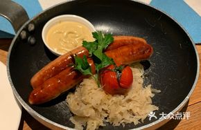 Single-Portion Sausage Platter