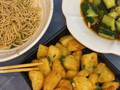 -肥肥虾庄·金牌油焖大虾(东湖欢乐谷店)