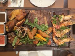 家庭套餐拼盘-Golden Lily河内巴黎法越料理餐厅(建国西路店)