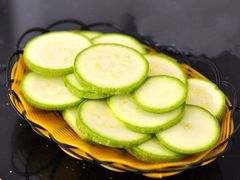 小瓜-正宗富源酸菜猪脚