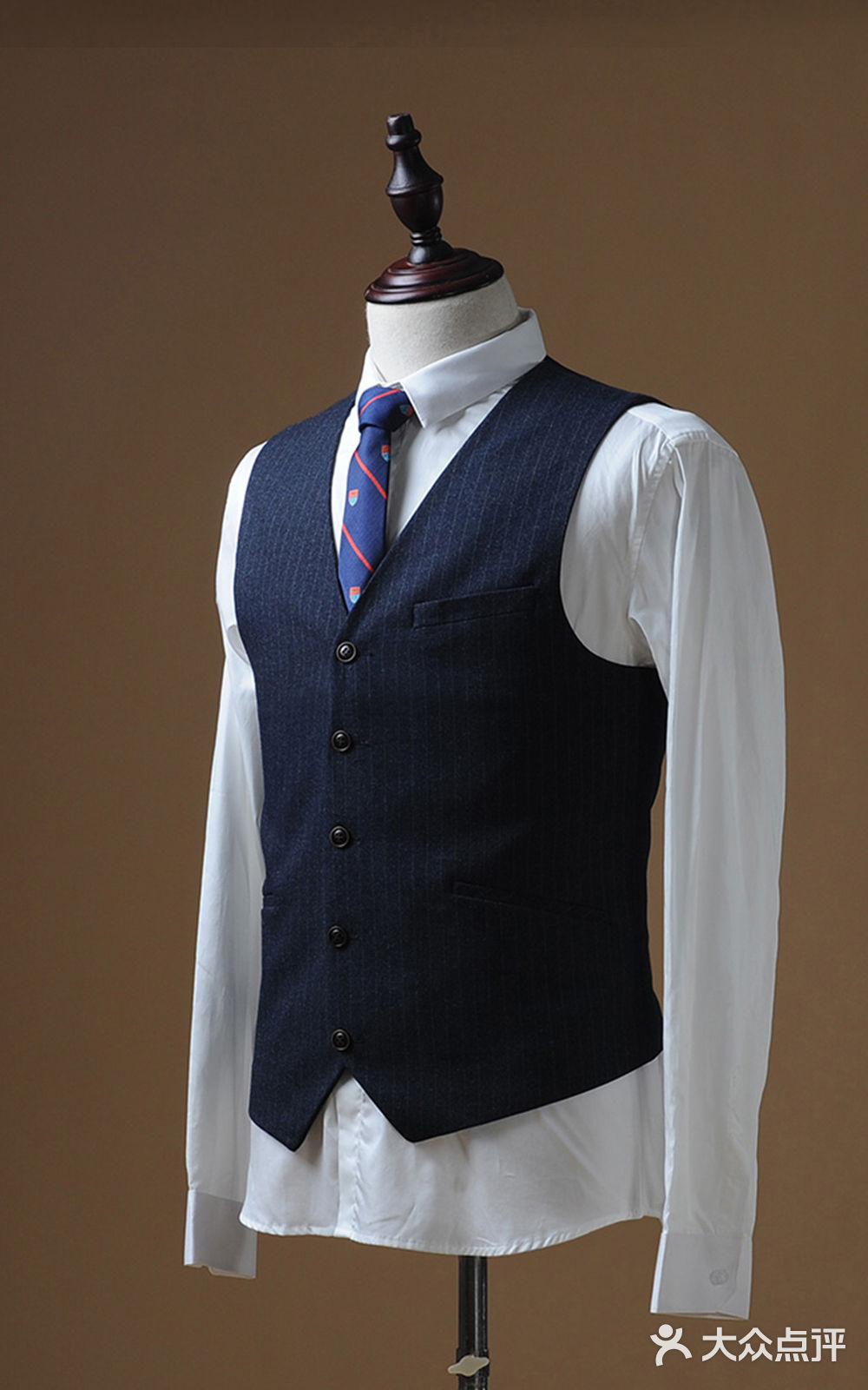 奥纳英乔西服礼服西装高级定制(世纪大道店)