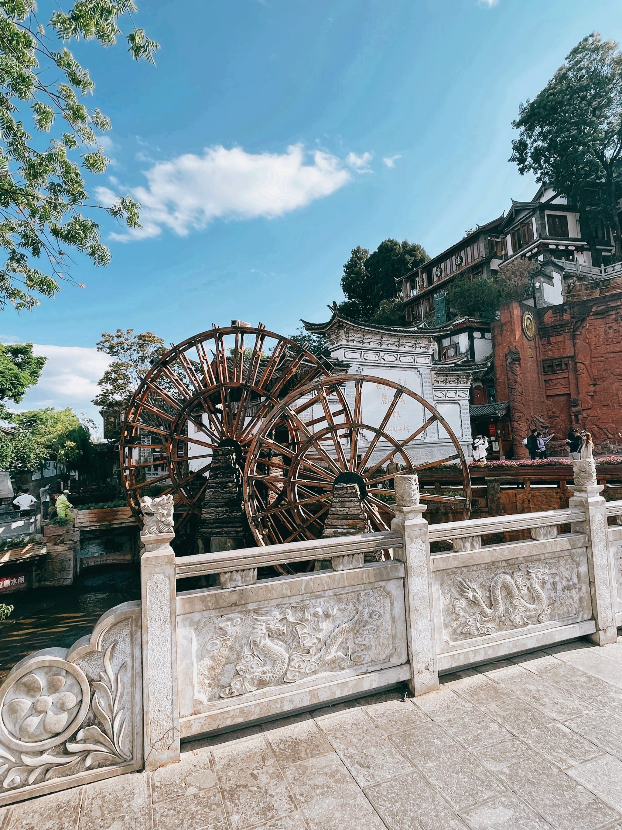 丽江古城北门地标大水车