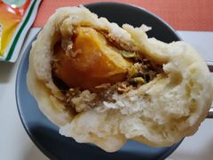 咸蛋黄超人包-老陶包子铺(南大西南村店)