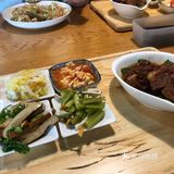 中午和同事们一起来吃，老板是台湾人，很热情