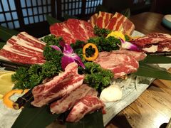 黑牛六拼-明洞阿姨·韩式酱蟹烤肉·创意料理(三元桥店)