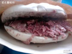 瘦瘦瘦瘦的夹馍-刘老虎肉丸糊辣汤(总店)