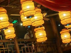 -帅巴人舅母子腊蹄民俗村