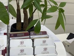 -雅悦齿科(顾村公园店)