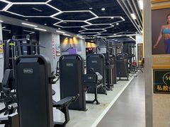 -跃动游泳健身俱乐部(新华传媒店)