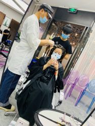 -变画·发型STUDIO