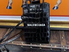 -小飞侠奢侈品回收 寄卖 养护(宝山宝龙广场店)