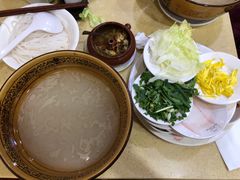 -桥香园云南过桥米线(金马碧鸡店)