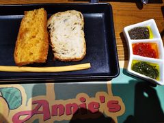 餐前面包蒜黄油-安妮意大利餐厅(国贸店)
