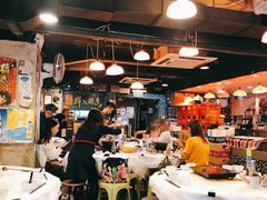 大堂-鲜入围煮花胶鸡海鲜火锅