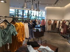 -URBAN REVIVO(上海中庚漫游城店)
