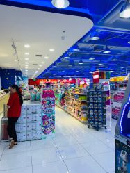 -玩具反斗城(正大广场店)