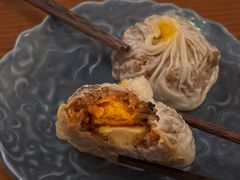蛋黄芝士纸皮烧麦-鑫震源·苏式大虾生煎(山塘街店)