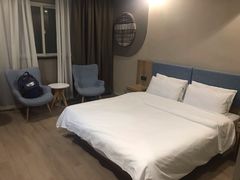 -如家酒店·neo(长沙步行街黄兴广场地铁站店)
