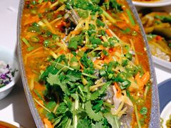 招牌跳水鱼-小河盐帮·私家菜·烤鸭(三元桥·霄云路店)
