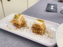 巴克拉瓦两块-Efes Turkish & Mediterranean Cuisine 艾菲斯餐厅(陆家嘴店)