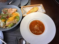 -卡普里披萨·牛扒·下午茶
