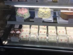 -红宝石·鲜奶小方·海派西点房(金杨店)