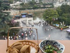 -包整·丝娃娃(一览甲秀楼风景店)