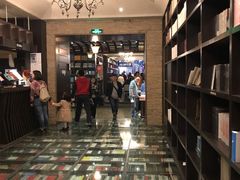 -钟书阁(松江泰晤士小镇店)