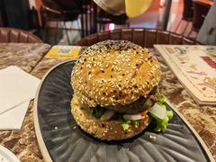 芝心牛肉汉堡-Let'sBURGERplus·非常创意汉堡(三里屯店)
