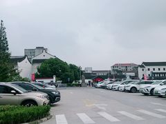 -新场古镇-停车场