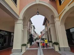 -佛罗伦萨小镇广佛名品奥特莱斯(疏港路店)