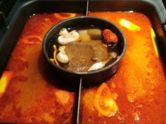 -老牌坊云南鱼豆花火锅(哈西万达店)