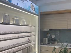 -视野联行眼镜·蔡司·尼康战略合作店(城西银泰店)