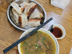 -黄阿姨锅贴大王(万航渡路店)