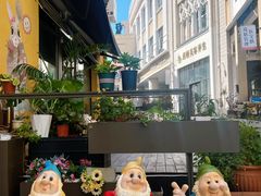 -鲁邦国际风情街(麦世达韩国精品百货店)