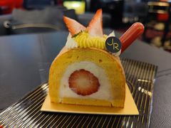 草莓蛋糕卷-Salon de The de Joel Robuchon(外滩18号店)