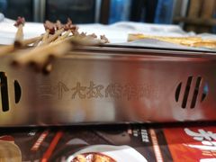 -三个大叔烤羊肉串·歌手驻唱·碳烤鲜肉(西三旗店)