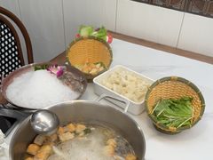 -喃喃椰·糟粕醋·椰子鸡火锅(七堡花园店)