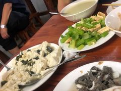皮蛋豆腐-宝瑞门钉肉饼店