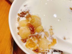 鲜奶桃胶莲子-彬媽糖水(万象天地店)