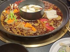 -沸炉重庆老火锅(军事博物馆店)