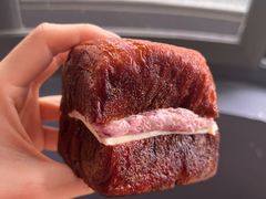 云南玫瑰乳酪碱水吐司-PAOPAO Bakery&Café(港汇店)