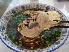 卤鸭焖肉面-伟记奥面馆(养育巷店)