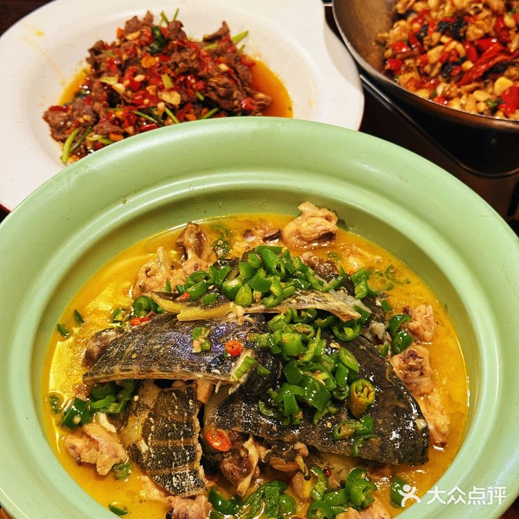 人均60+的深夜湘味食堂，辣得过瘾！
