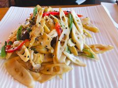 土猪肉炒鲜竹笋-无有景观餐厅·铜瓢牛肉·下午茶