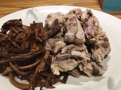 茶树菇龙骨汤-老海陵·泰州菜(图书馆店)