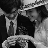 黑白色调对法式婚纱照的浪漫有着独特的的镜头表达。✅㊙️😘