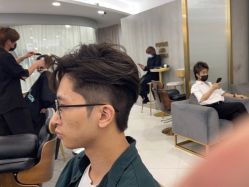 点击看大图 -八佰伴8008星级形象店