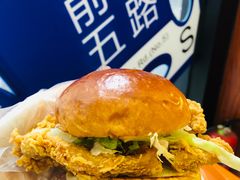 香辣鸡腿汉堡-前进5路汉堡炸鸡(昙华林店)