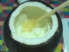 -志龙皇冠吃货椰子铺